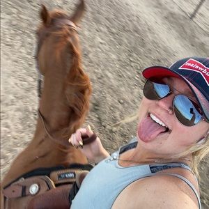 Meet your Posher, Skyler